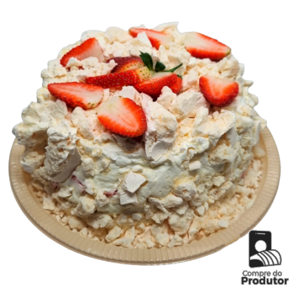 Bolo de Morango com Suspiro